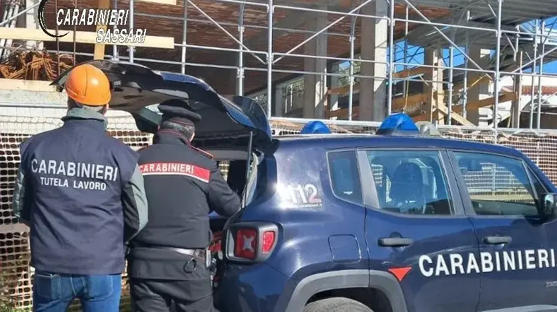 Gravi carenze sulla sicurezza in un cantiere: attività sospesa a Golfo Aranci