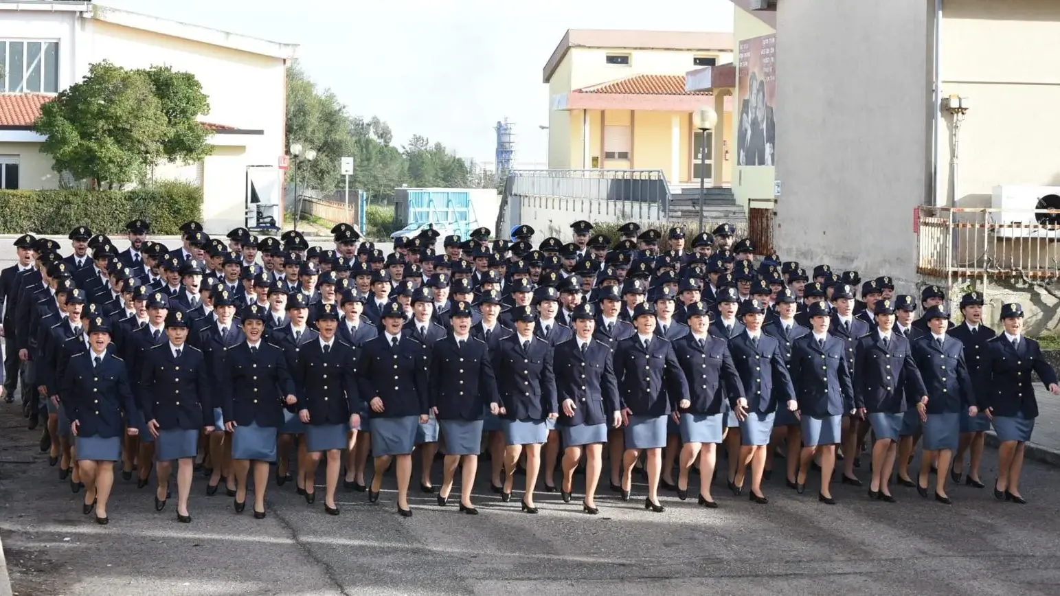 Cerimonia di consegna degli alamari per 149 nuovi agenti della Polizia di Stato ad Abbasanta