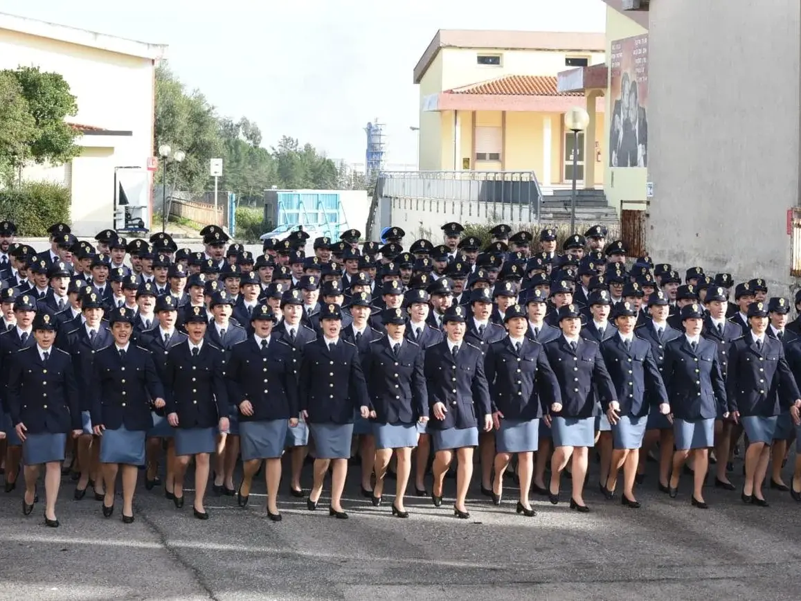 Cerimonia di consegna degli alamari per 149 nuovi agenti della Polizia di Stato ad Abbasanta
