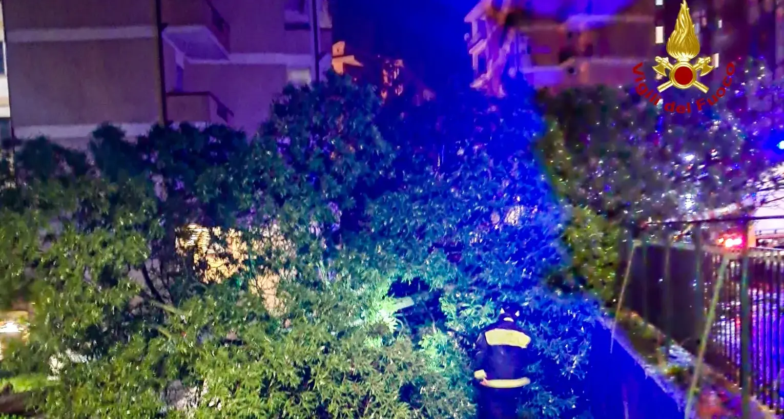 Allerta rossa in Sardegna: decine di interventi dei Vigili del fuoco