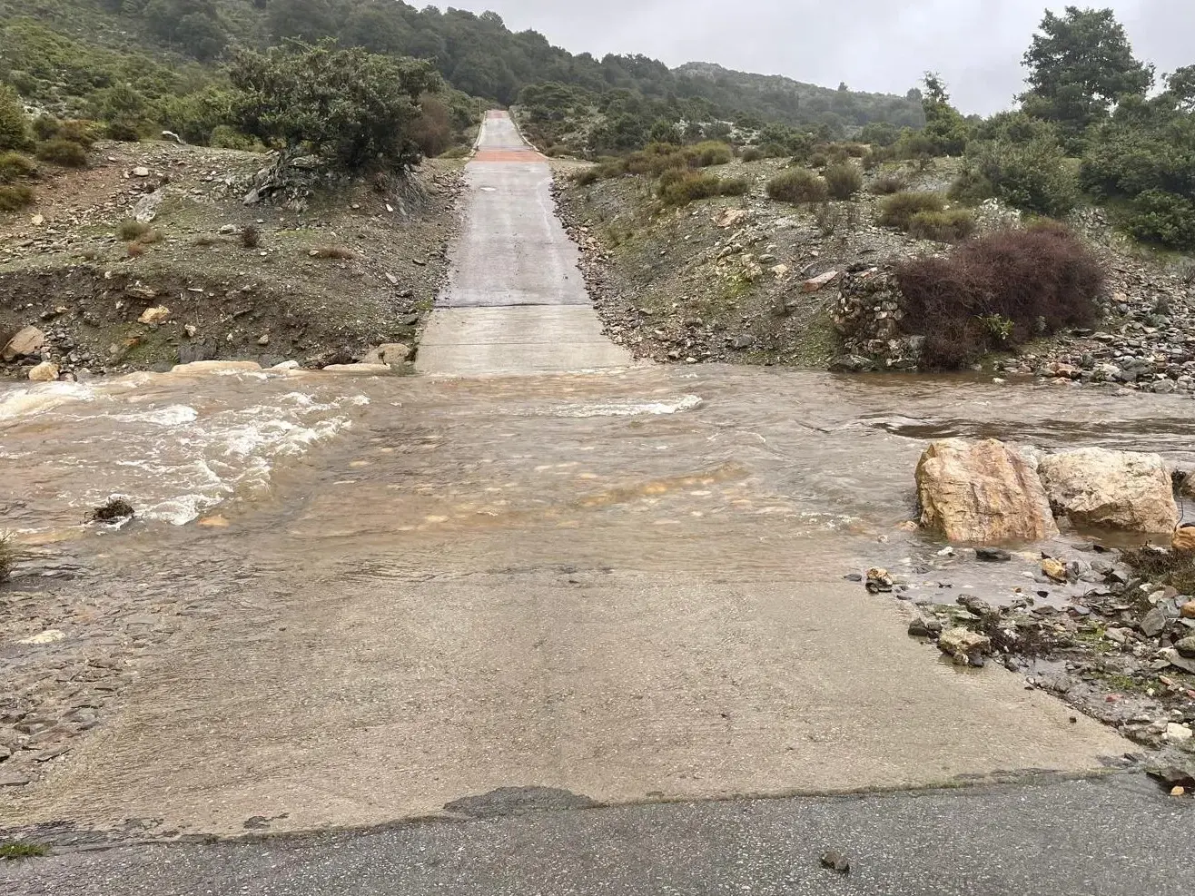 Maltempo in Sardegna, ansia per due pastori dispersi a Urzulei