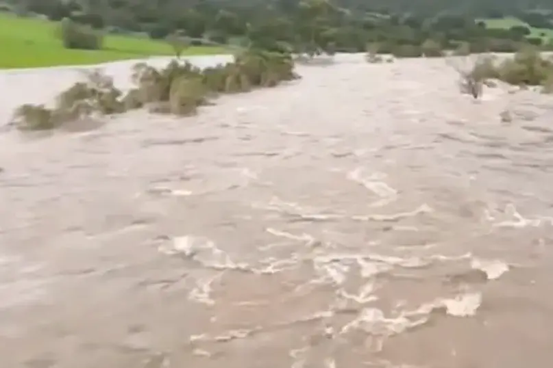 Ballao. Piogge insistenti, corsi d’acqua sotto osservazione: il Riu Stanali vicino alla piena | VIDEO