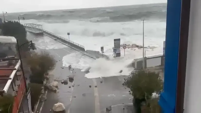 Maltempo. Il mare in tempesta. La situazione a Cala Gonone