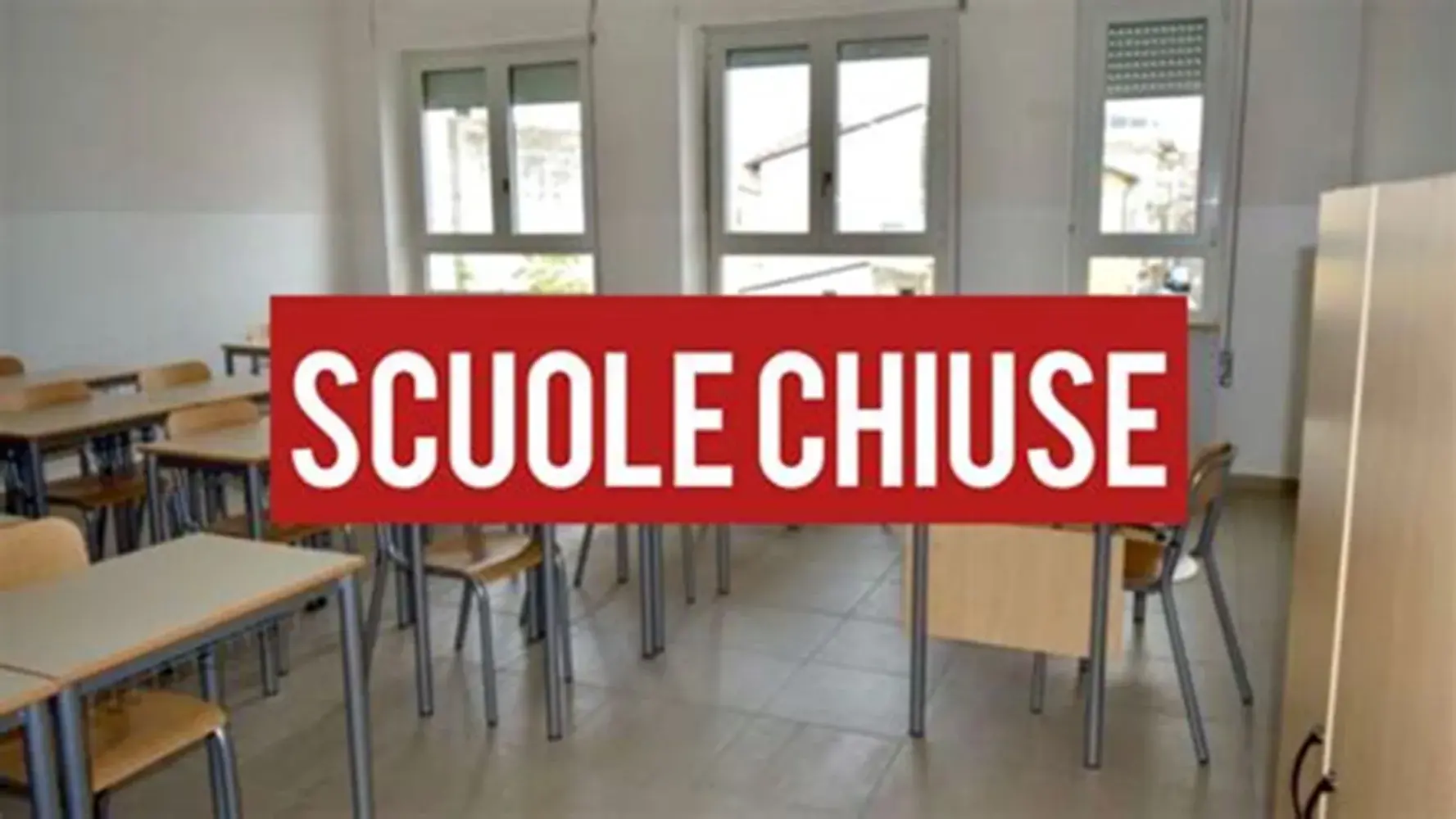 Mareggiata e allerta rossa: chiusa la 195, scuole ancora ferme