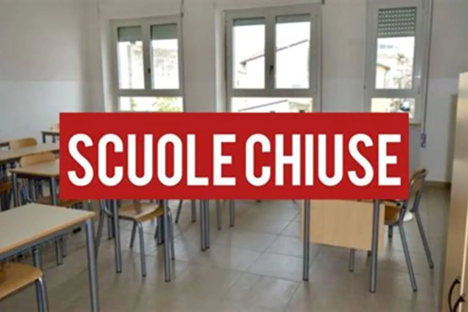 Mareggiata e allerta rossa: chiusa la 195, scuole ancora ferme