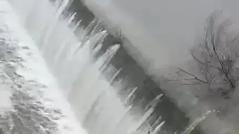 Fonni. La pioggia riempie l’invaso della diga di Govossai 