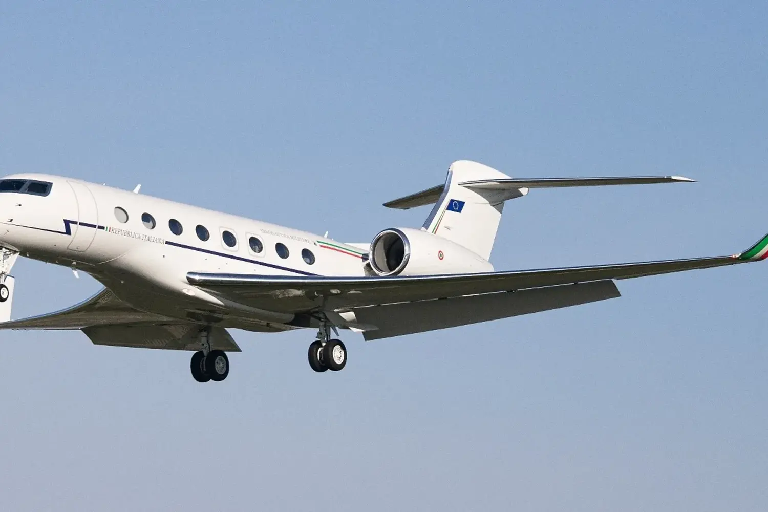 Volo salva-vita: bimbo di 21 mesi trasferito da Cagliari a Firenze