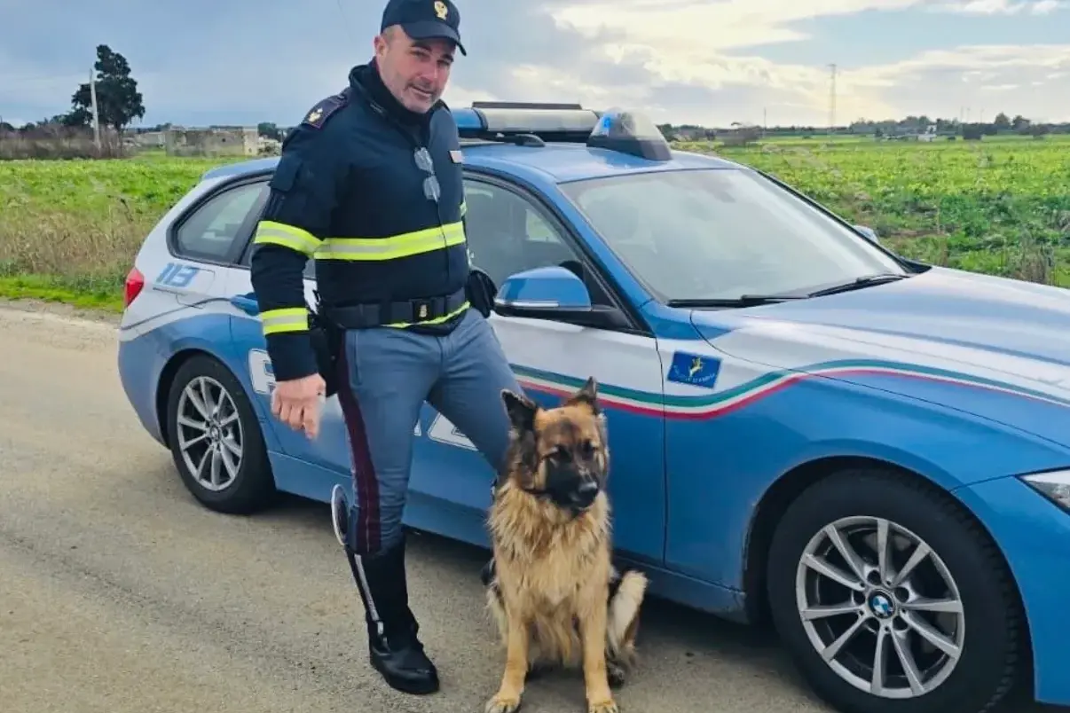 <p>Foto Polizia di Stato</p>\\n