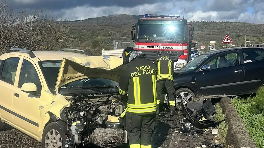 Macomer. Violento scontro sulla strada per Tossilo: feriti in codice rosso