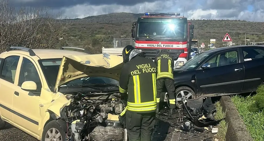 Macomer. Violento scontro sulla strada per Tossilo: feriti in codice rosso