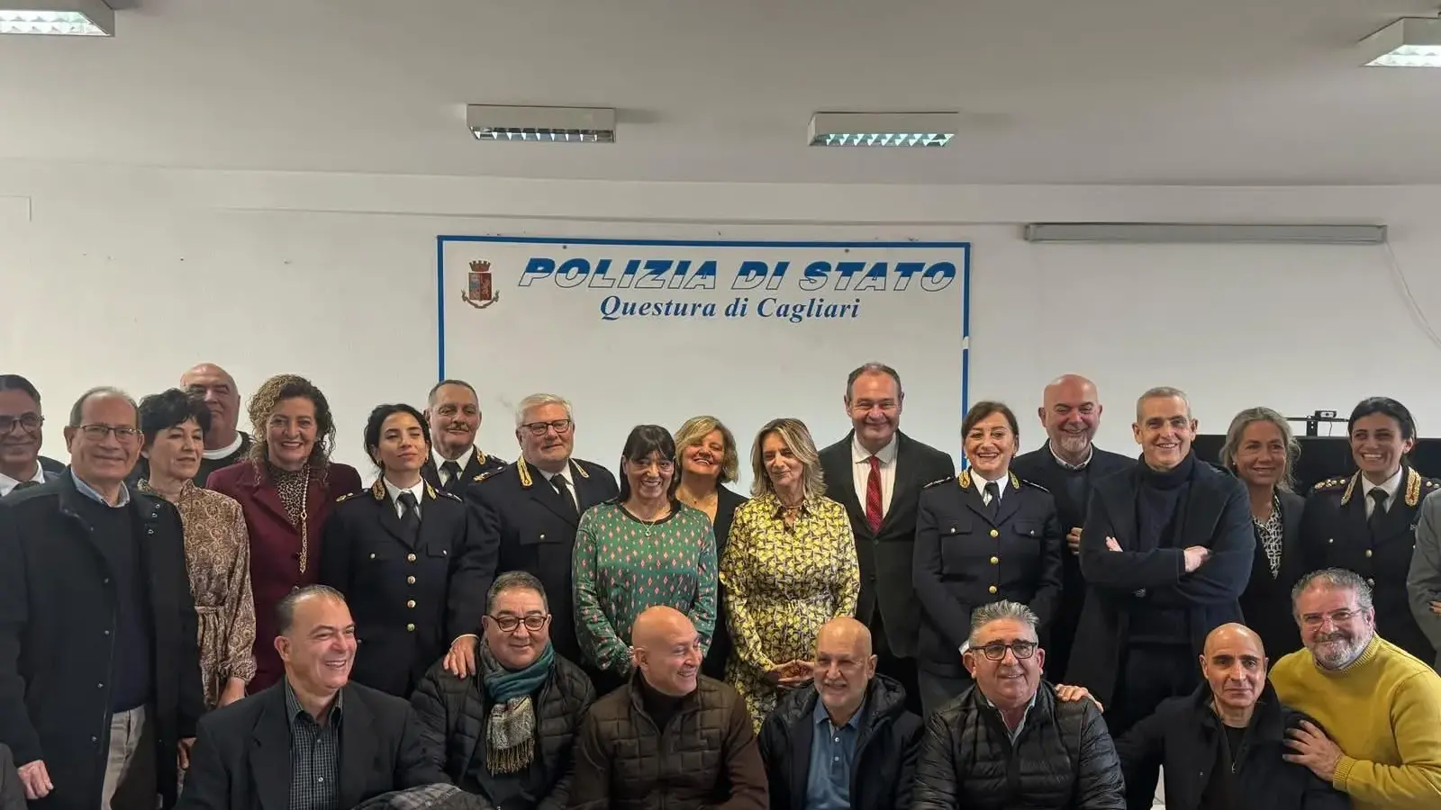 Medaglie di commiato a Cagliari: un tributo ai poliziotti in pensione