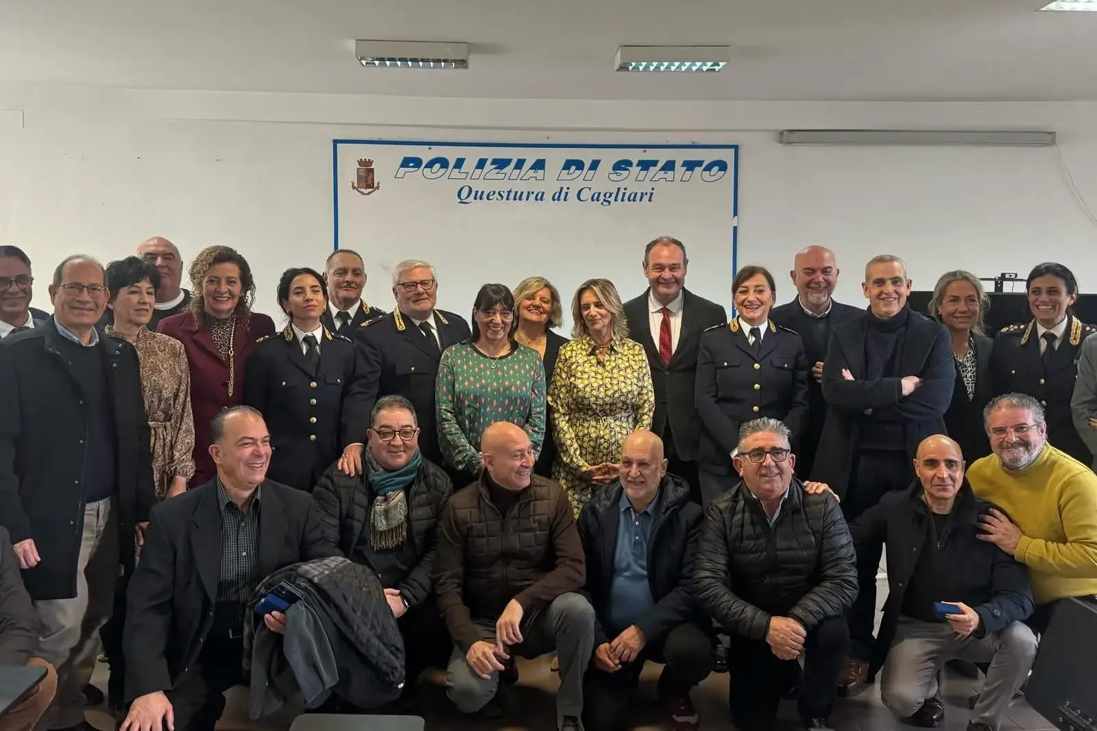 Medaglie di commiato a Cagliari: un tributo ai poliziotti in pensione
