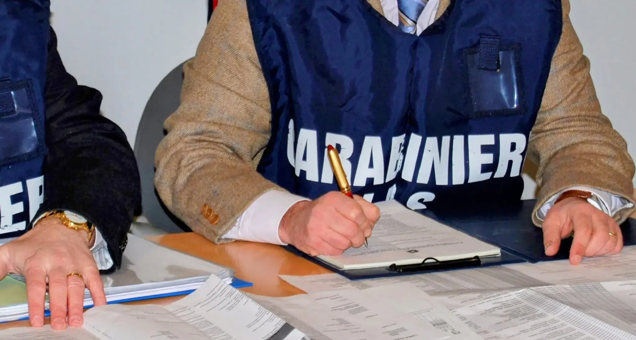 Sequestrate dal NAS 11 tonnellate di mangimi irregolari a Cagliari