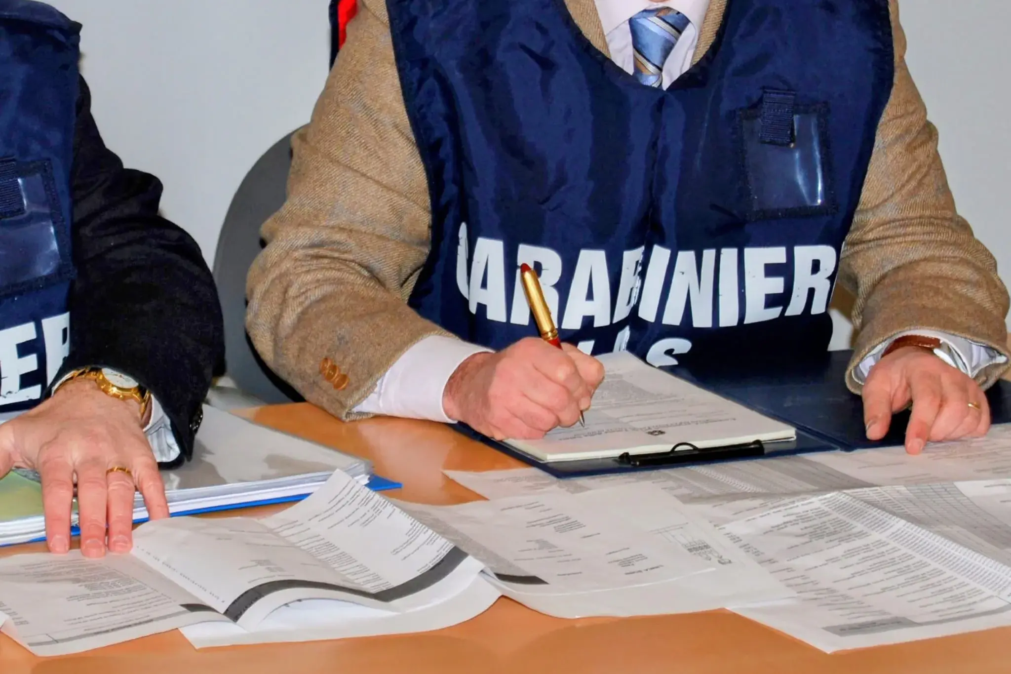 Sequestrate dal NAS 11 tonnellate di mangimi irregolari a Cagliari