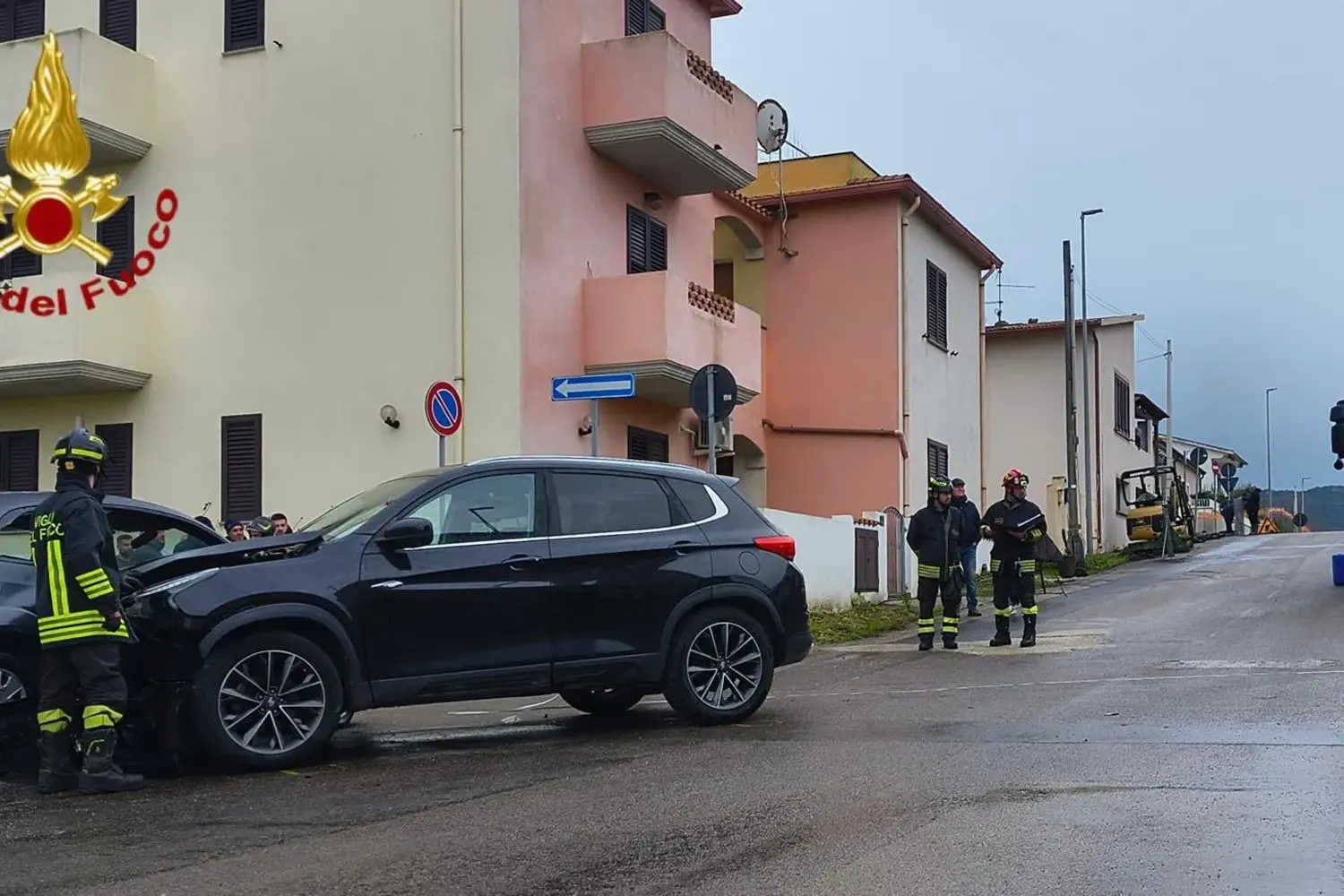 Scontro frontale a Valledoria, due feriti in via Fermi