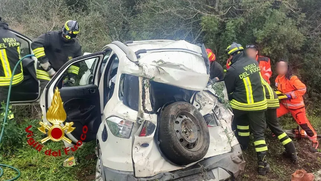 Incidente sulla SS131 a Paulilatino: due feriti in codice rosso