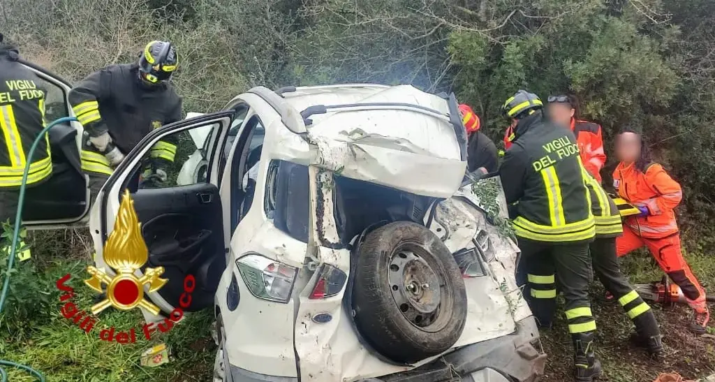 Incidente sulla SS131 a Paulilatino: due feriti in codice rosso