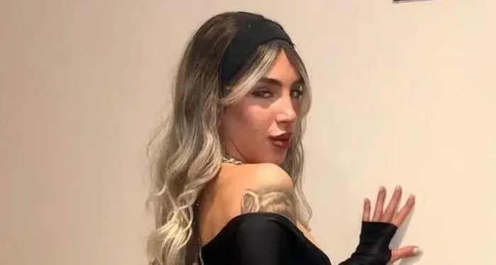 Ragazza uccisa a Napoli con una coltellata alla schiena, fermato il fratello nella notte