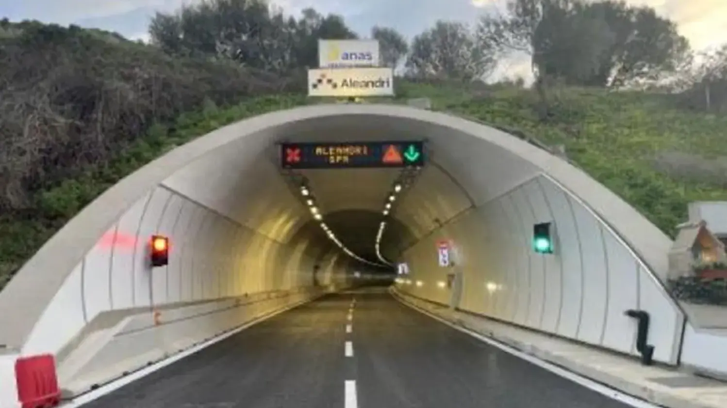 SS 131 DCN, chiusure temporanee per lavori nella galleria S’Iscala a Budoni