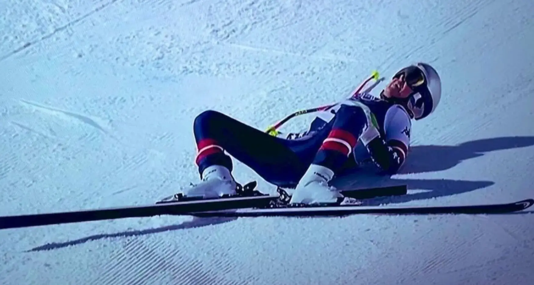 Milano-Cortina. Drammatico incidente nella discesa libera: Lindsey Vonn portata via in elicottero