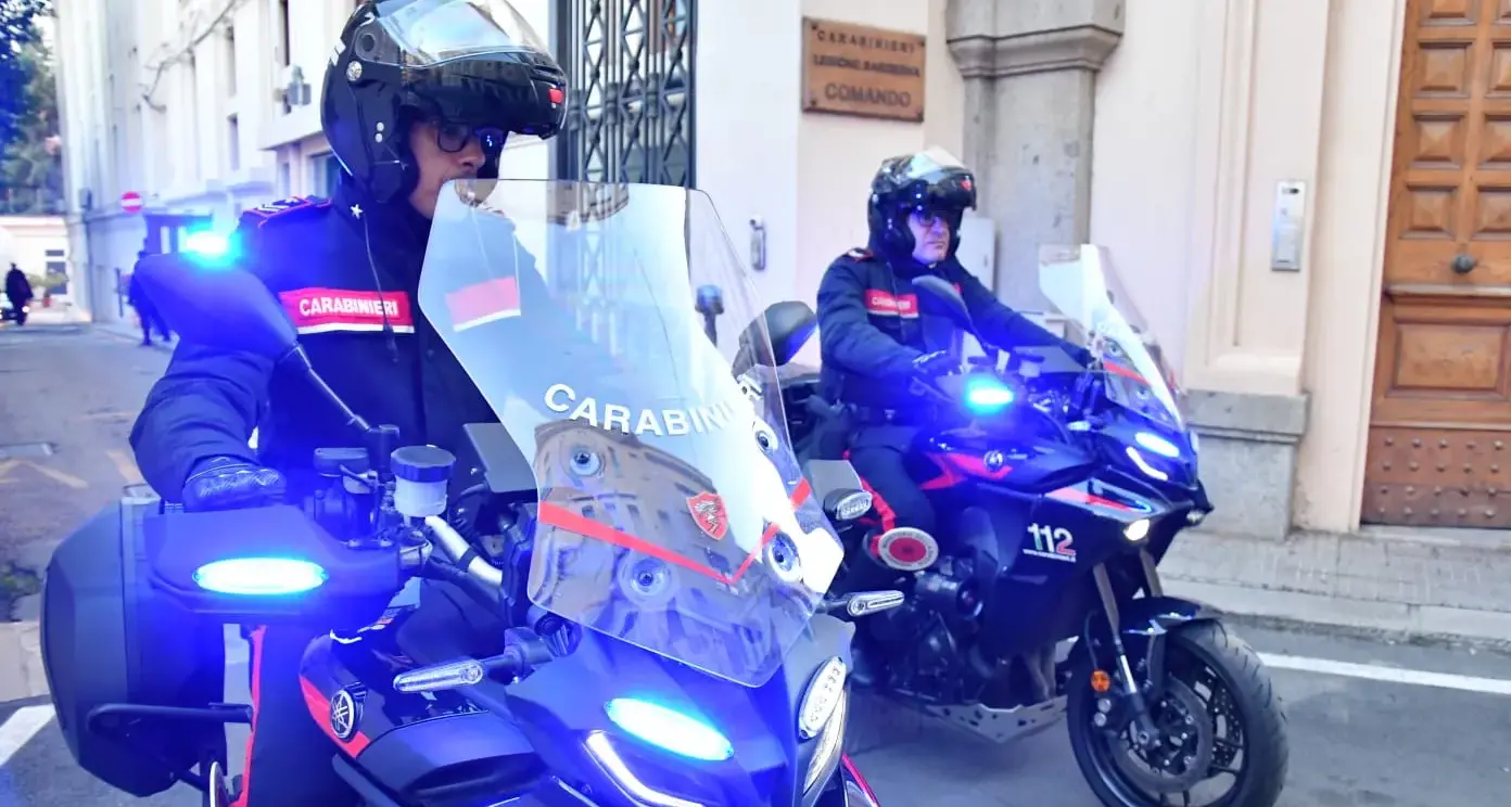 Minacce al fratello e coltello in mano: un arresto a Cagliari per violenza domestica