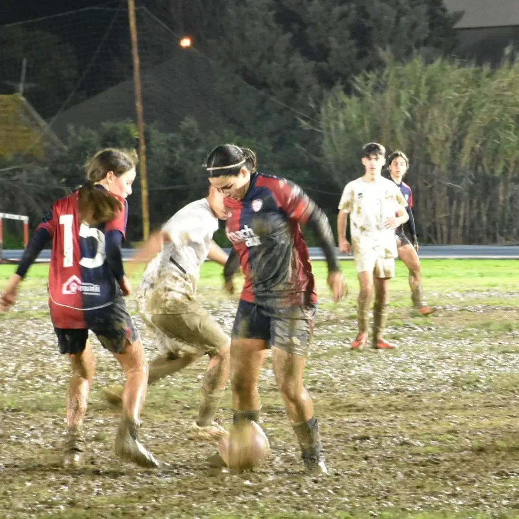 Un appello a Giulini: nel fango del CUS c’è già la squadra femminile del domani