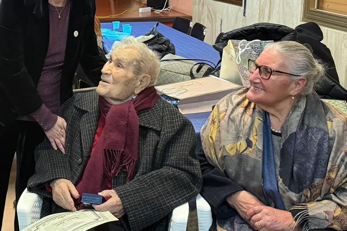 Pirri. Francesco Cogoni festeggia 100 anni: una vita dedicata al lavoro, alla famiglia e alla comunità