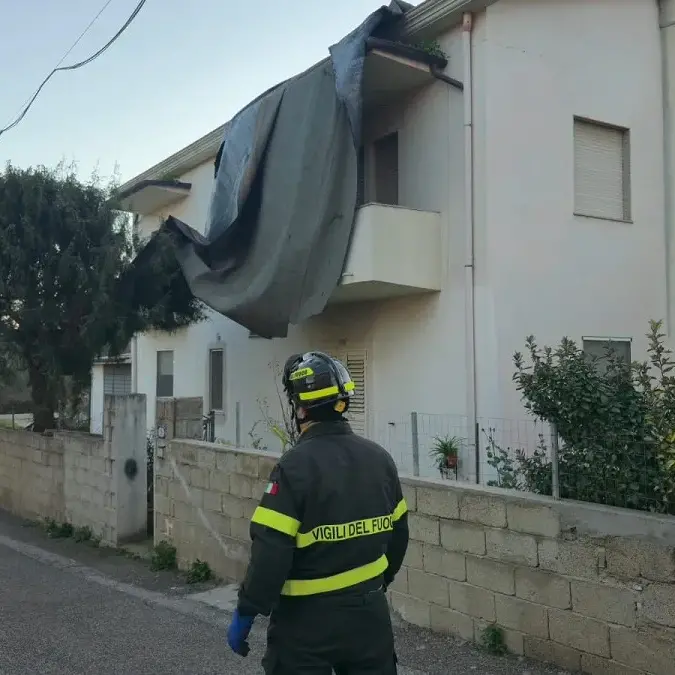 Vento forte in Nuorese e Ogliastra, 110 interventi dei Vigili del Fuoco |LE IMMAGINI |