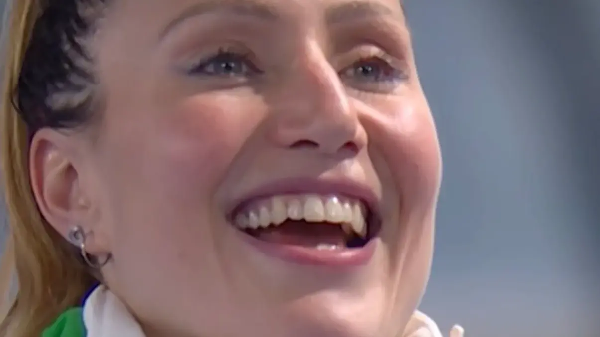 Francesca Lollobrigida immensa: doppio oro olimpico nei 3000 e 5000 metri. L’Italia vola nel medagliere