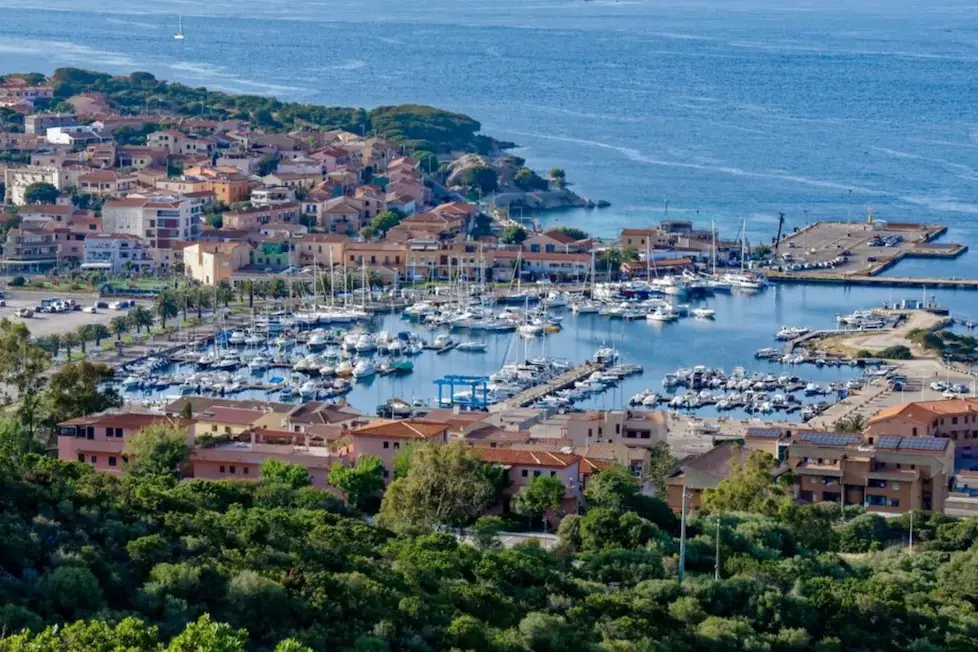 <p>Porto turistico di Palau</p>\\n