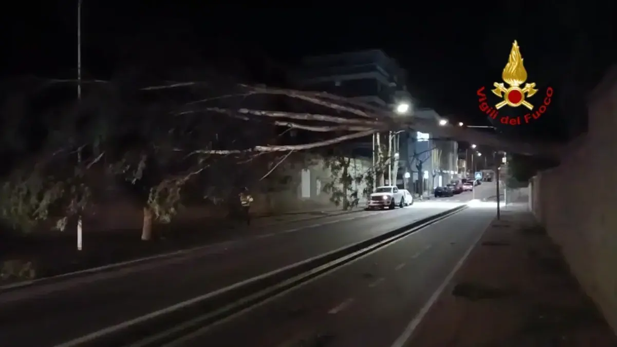 Emergenza vento in Sardegna: oltre 400 interventi dei Vigili del Fuoco. IL VIDEO