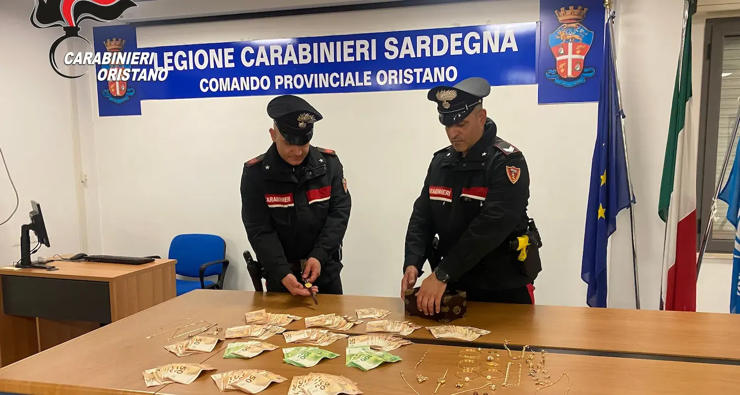 Fingono di essere carabinieri e derubano due anziane a Oristano e Cagliari, arrestati