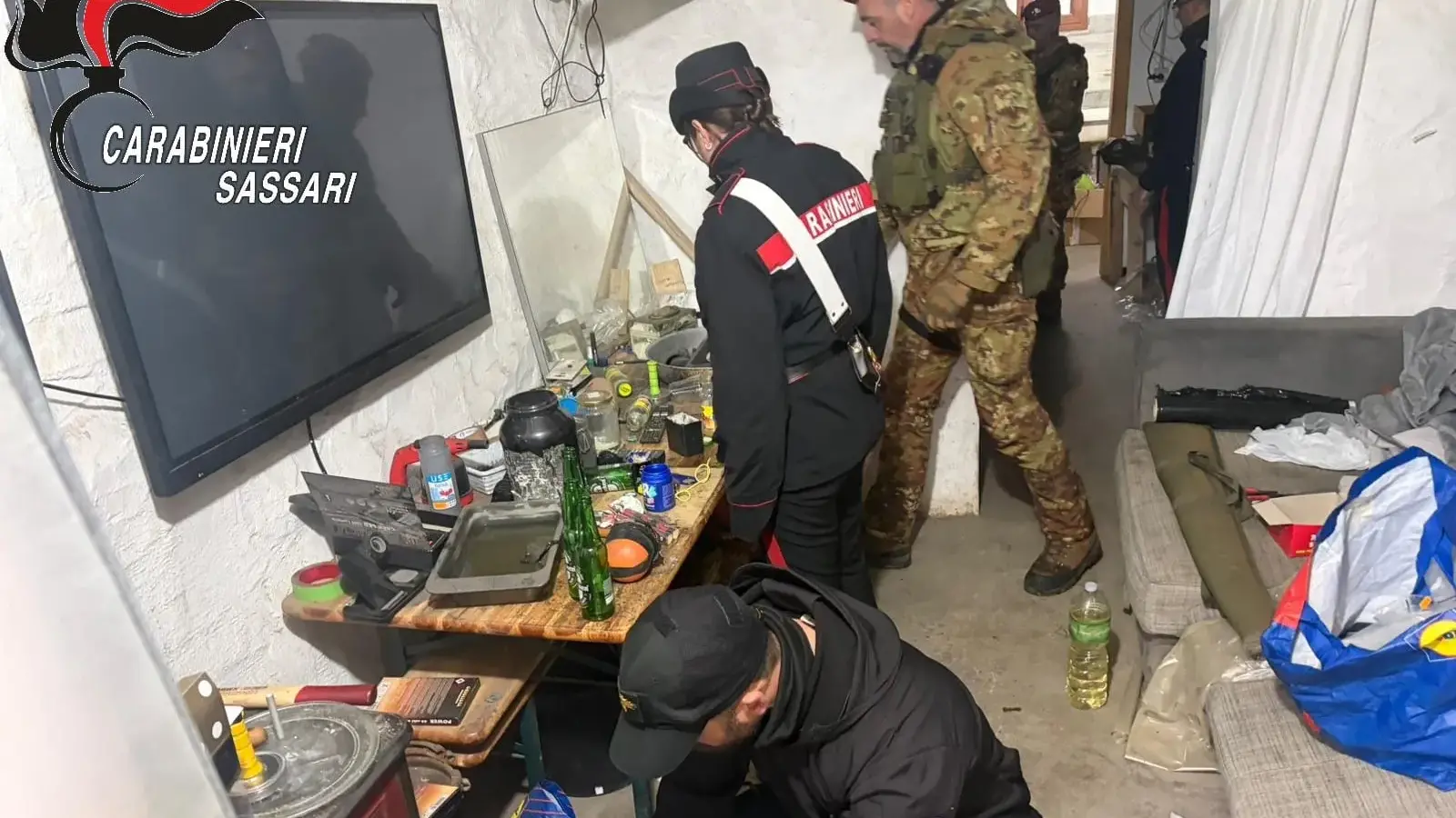 Arsenale da guerra in casa a Oschiri, il gip conferma il carcere per il 36enne