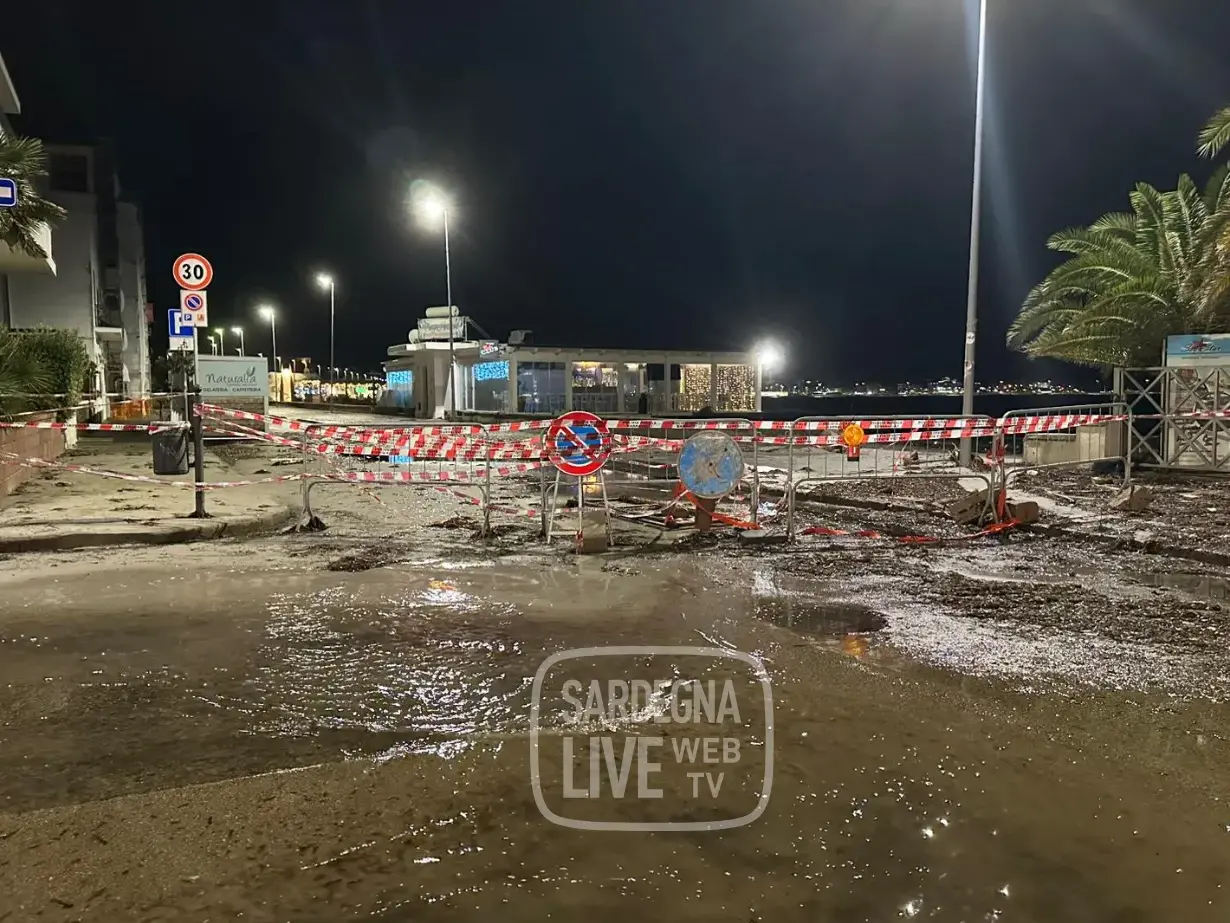 Maestrale e mareggiata: chiusa la litoranea ad Alghero