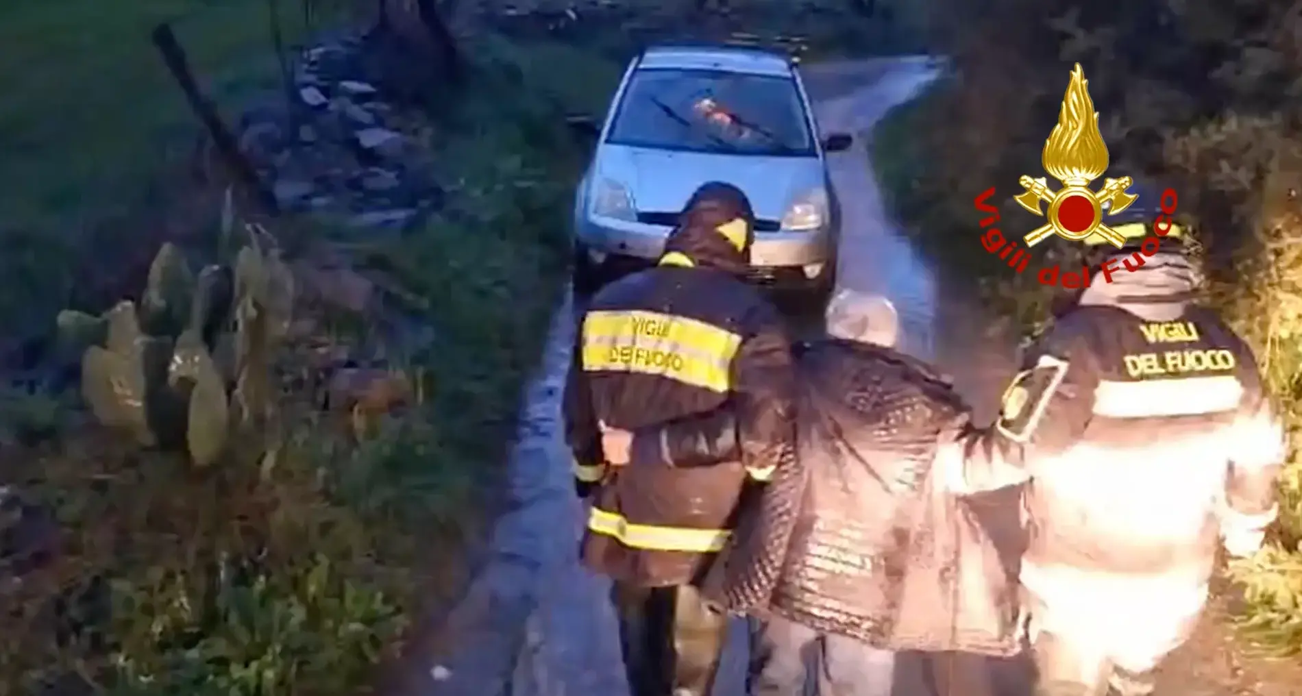 Ozieri. Straripamento Rio Mannu: salvate 12 persone intrappolate, tra cui una neonata | IL VIDEO