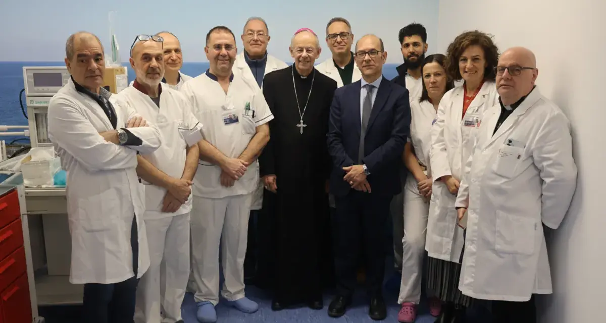 Monsignor Mura incontra pazienti e operatori a Lanusei