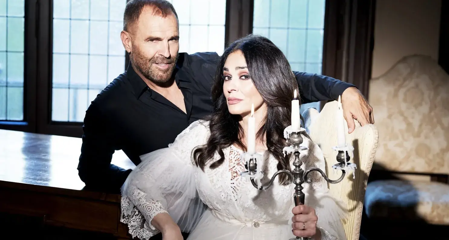 Maria Grazia Cucinotta e Pino Quartullo in tour in Sardegna con \"La Moglie Fantasma\"