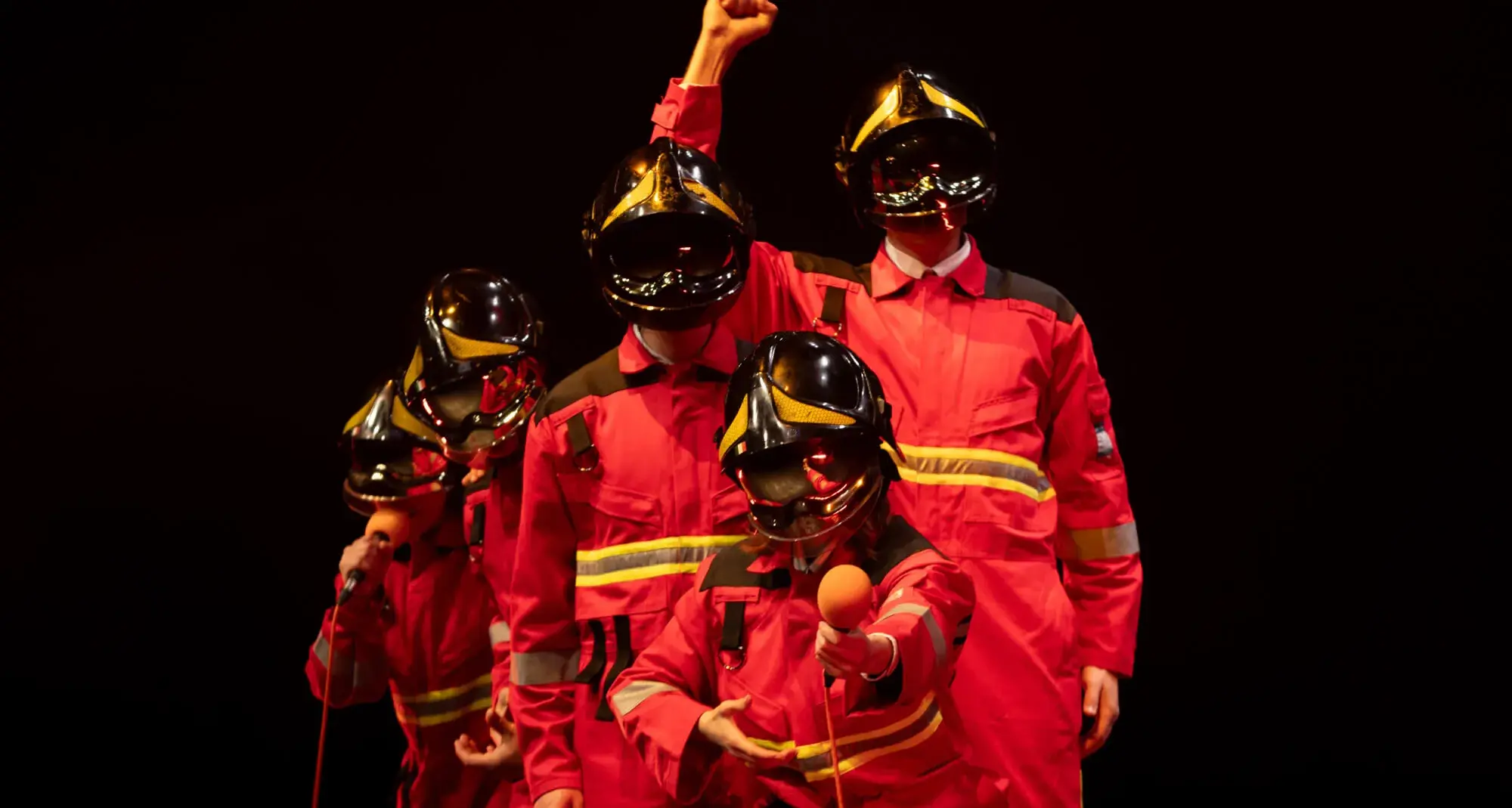 Teatro e resistenza civile: \"Il fuoco era la cura\" arriva in Sardegna