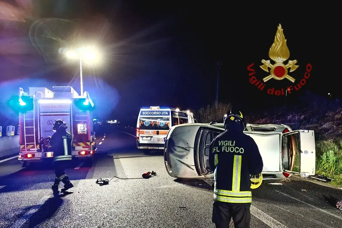 Incidente a Sestu, auto si ribalta sulla 131: due feriti in codice rosso