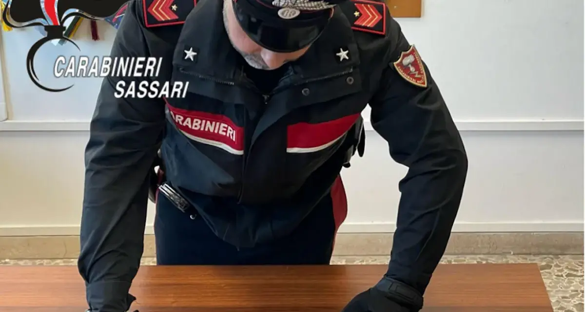 Armato di coltello minaccia i passanti a Porto Torres: arrestato