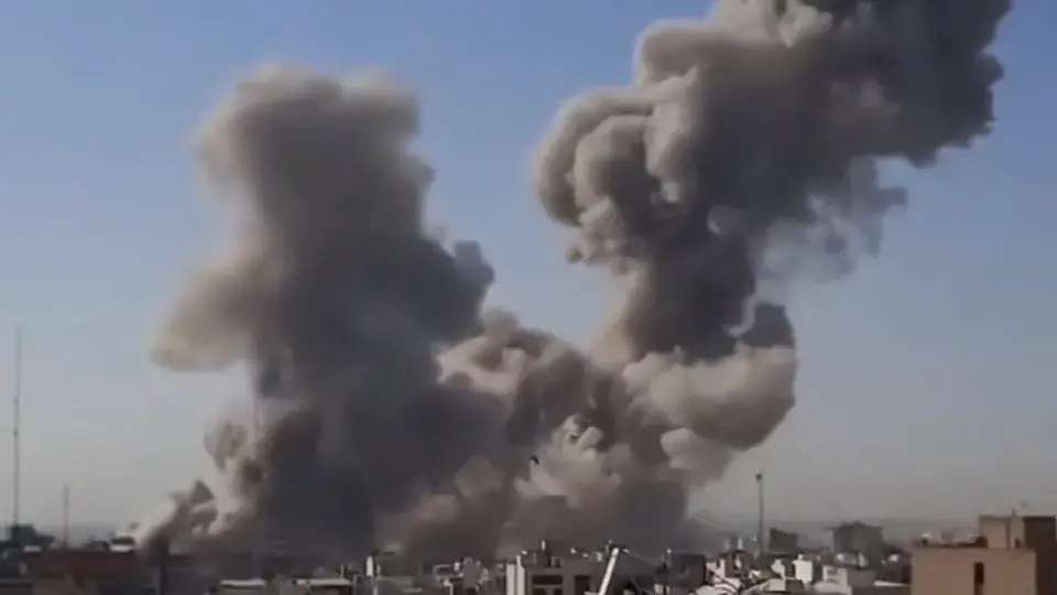 Israele lancia attacco preventivo contro l'Iran, supportato dagli USA, Trump: \"Azione necessaria\"