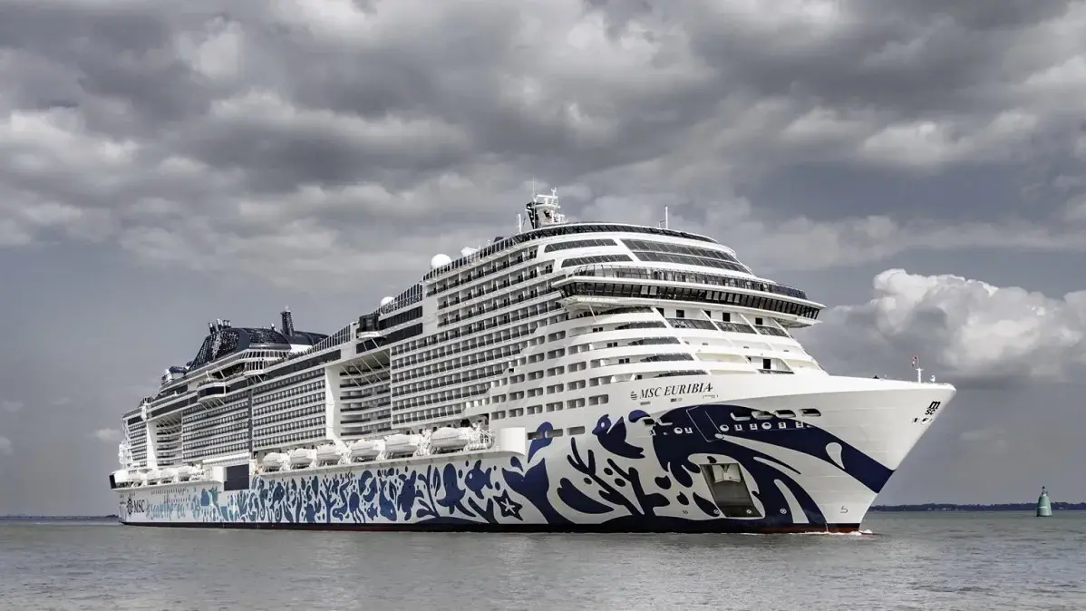 Turisti sardi bloccati a Dubai: Msc Euribia ferma dopo attacco Usa all’Iran