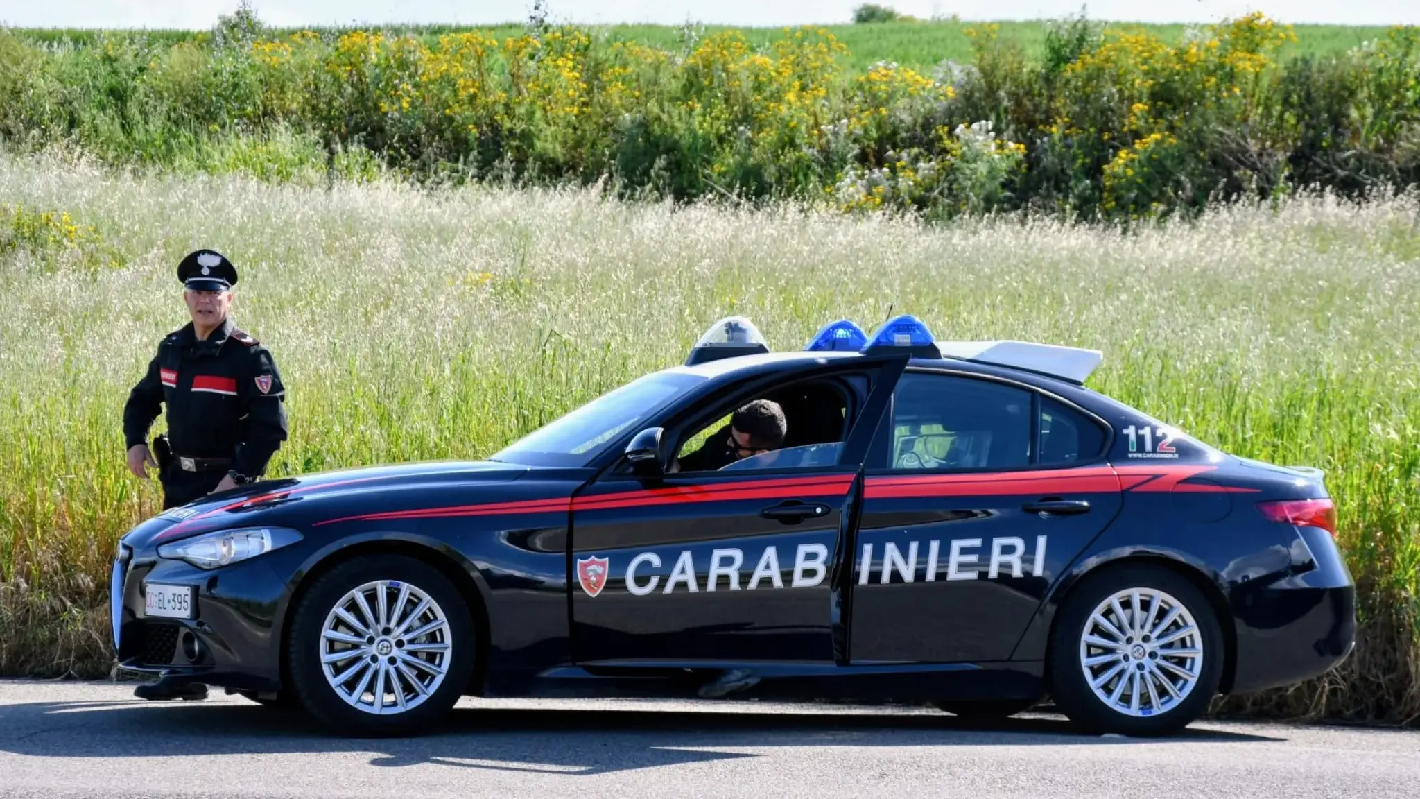 Rubarono macina da un terreno agricolo a Sanluri: denunciati due uomini