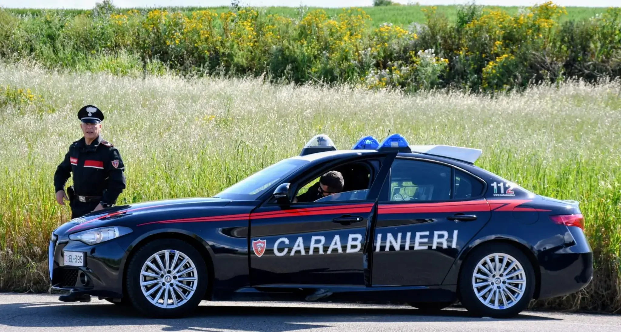 Rubarono macina da un terreno agricolo a Sanluri: denunciati due uomini