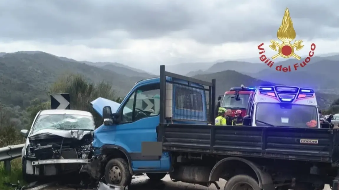 Ballao. Scontro tra un’auto e un autocarro sulla SP 22: un ferito grave