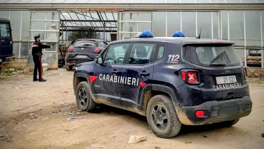 Blitz dei carabinieri a Masainas: discarica abusiva, furto di energia e lavoratori in nero