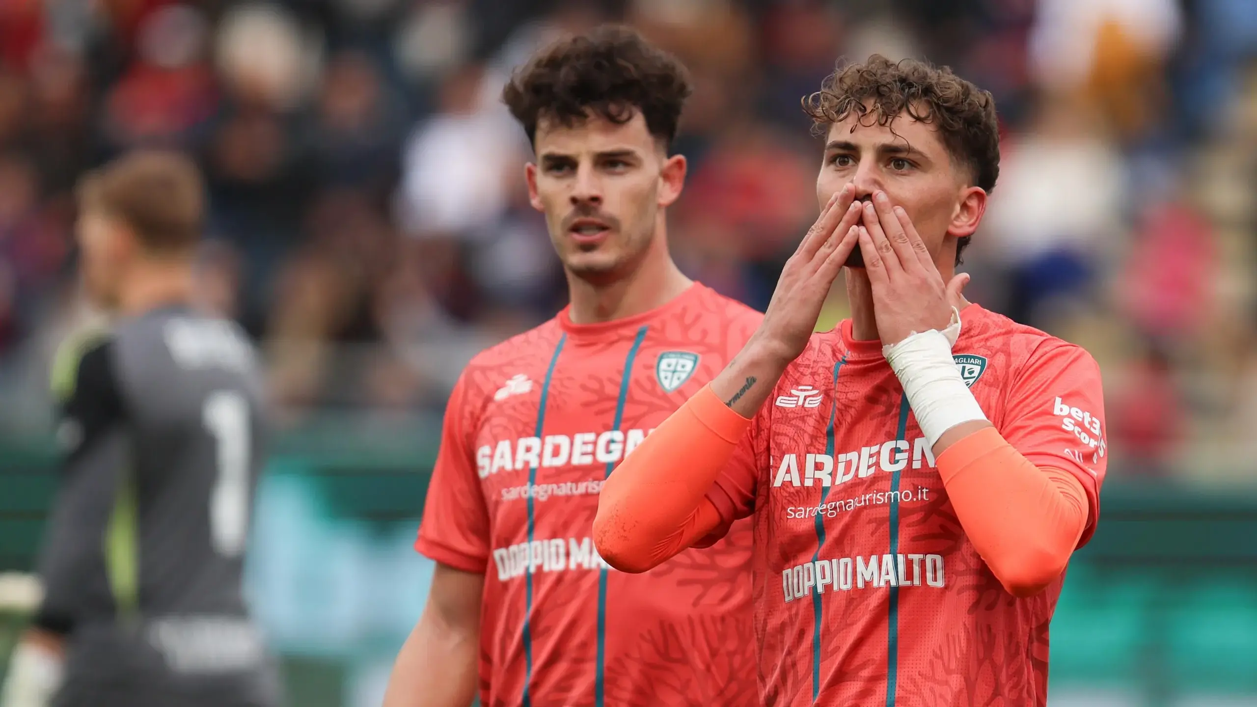 Cagliari-Como 1-2: Da Cunha punisce i rossoblù, belli solo un tempo