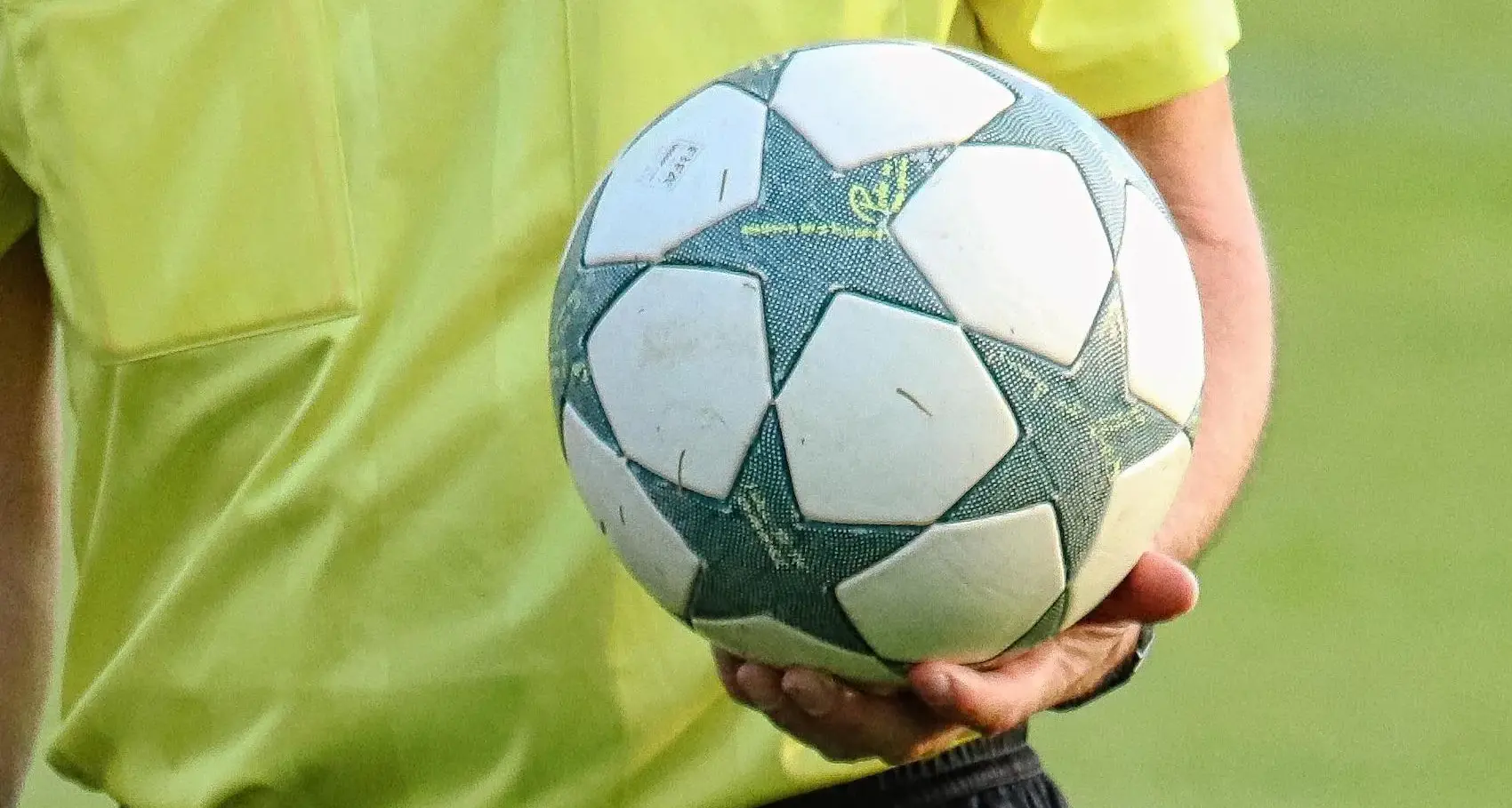 Arbitra minorenne aggredita da un dirigente in Sardegna. L’Aia: “Superato il limite”