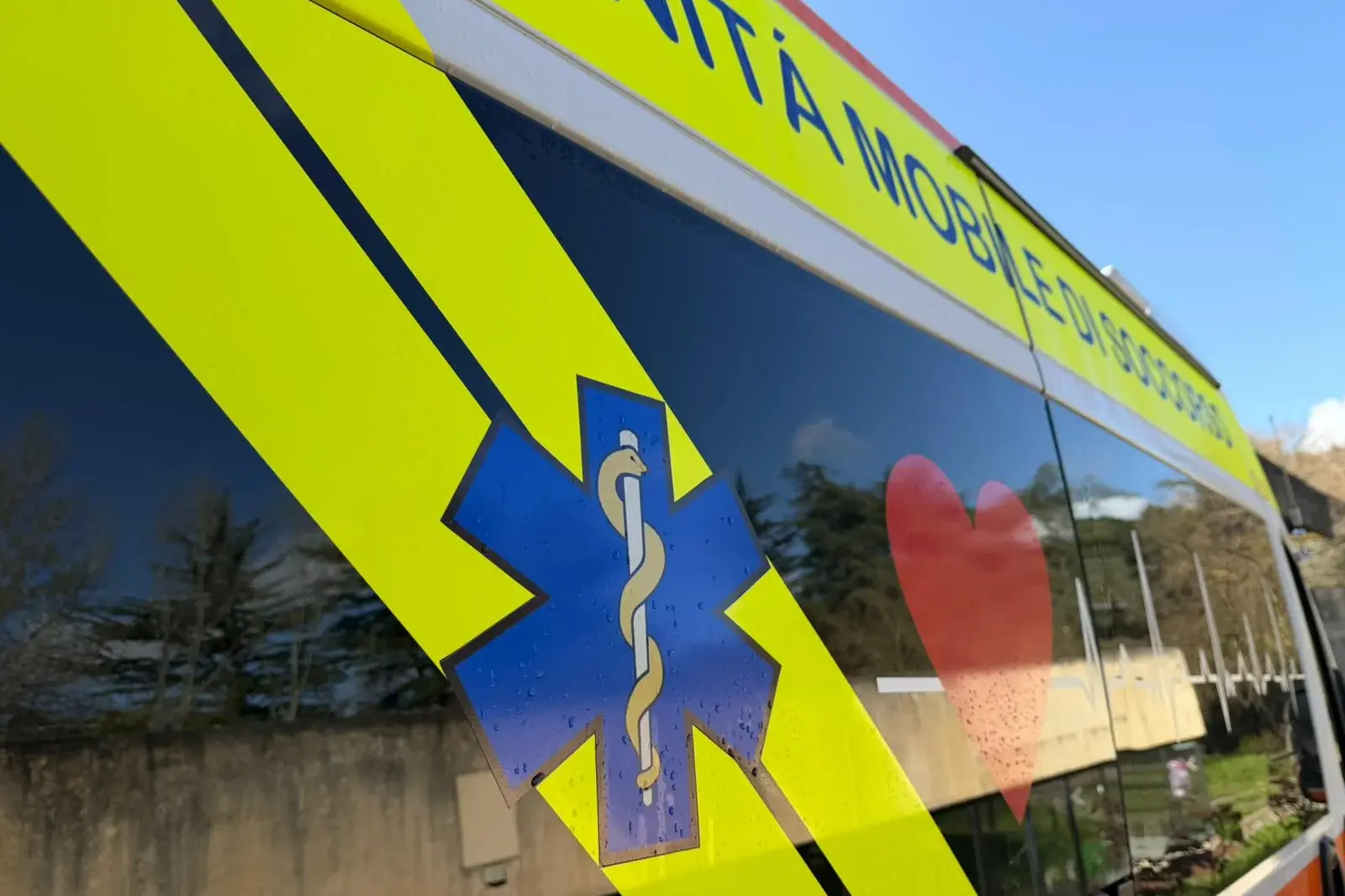 Incidente sul lavoro a Cagliari: operaio cade dal tetto di un hotel