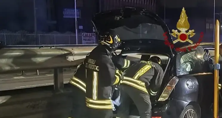 Cagliari. Auto contro guardrail sull'Asse Mediano: gravi due donne